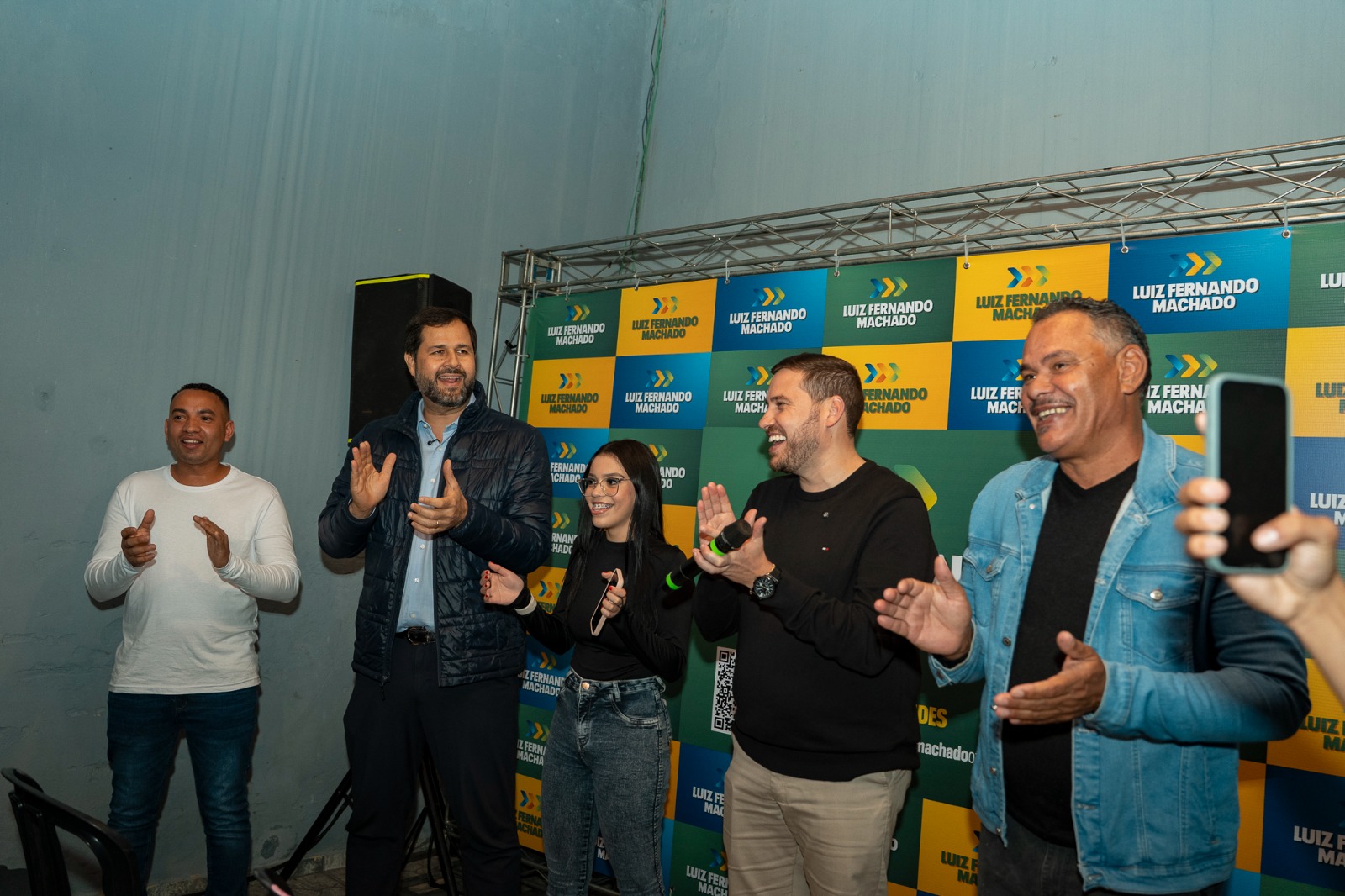 ‘Dupla da Região’ apresenta propostas para moradores itupevenses em reunião